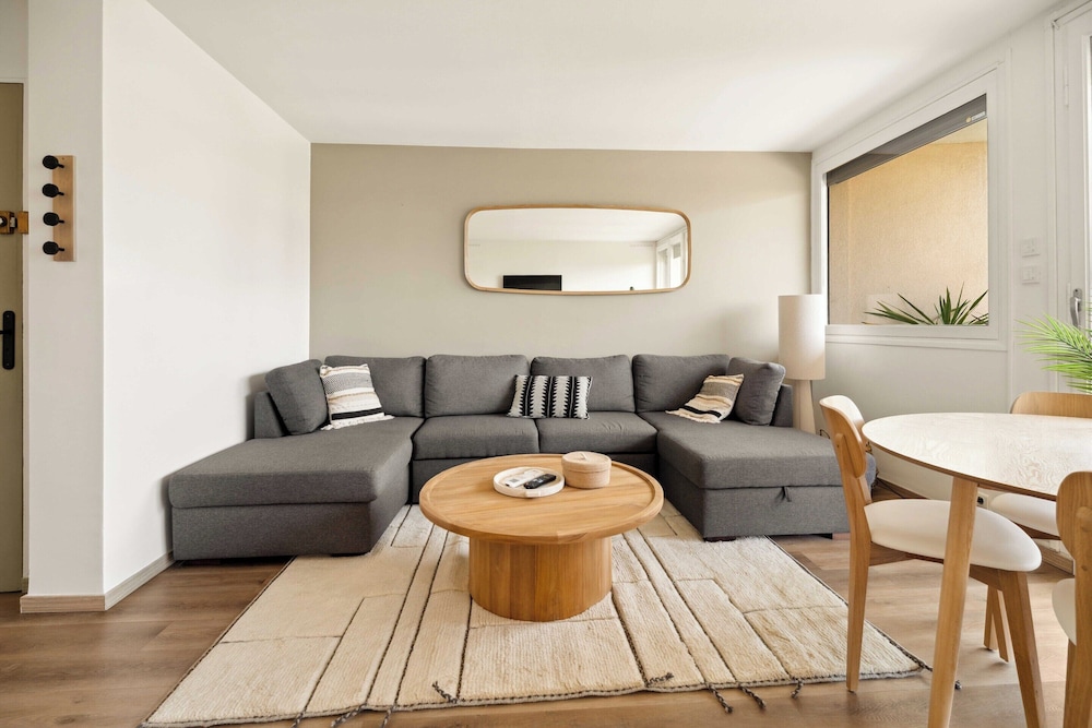 Modern Apartment sea View -2br-4p- Saint-tropez