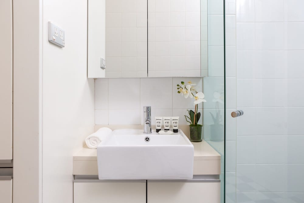Ravenscourt's Studio Apartment Close to Everything