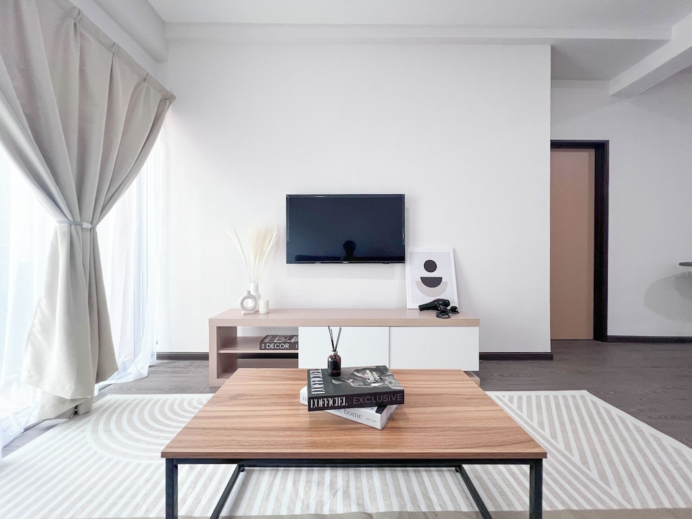 MH Maison by Manhattan Group