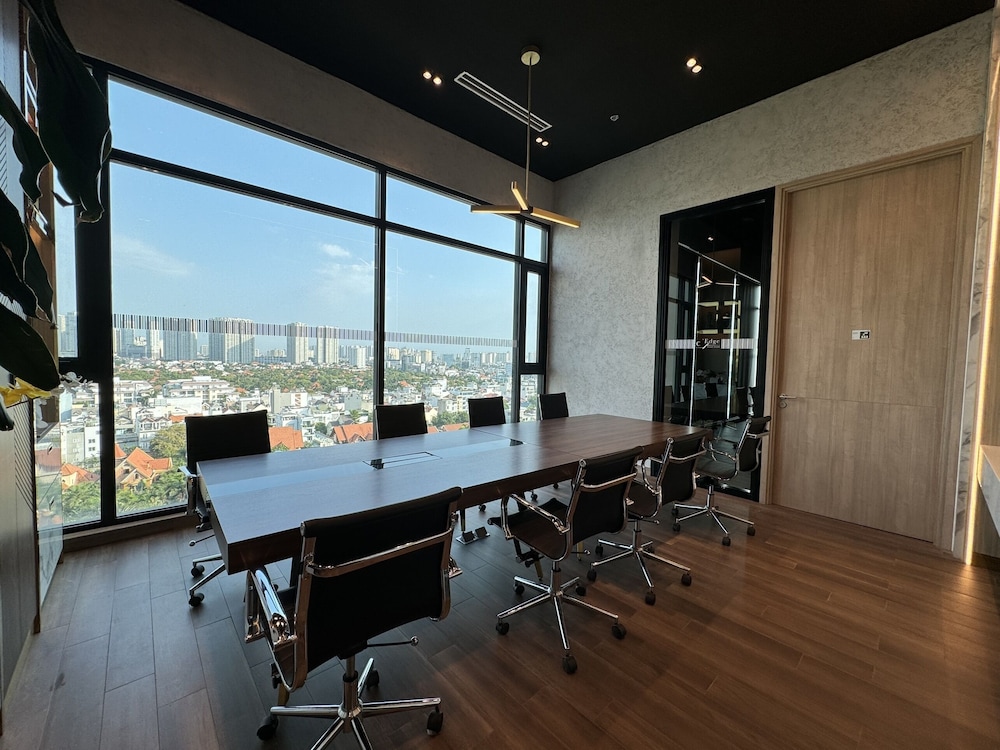 meeting & event spaces