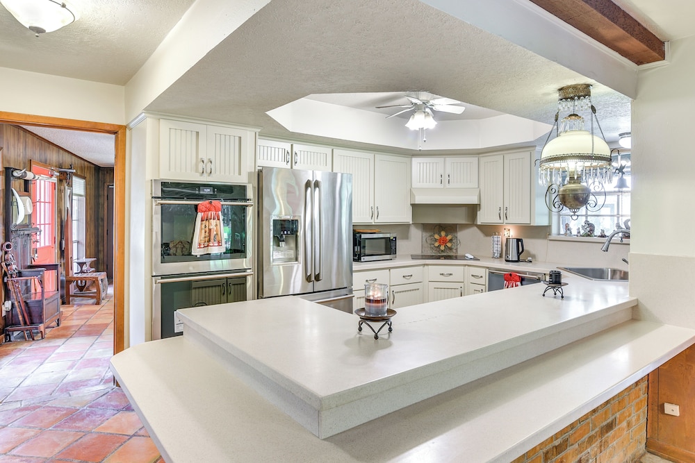 Family Home on 30 Acres in Manvel!