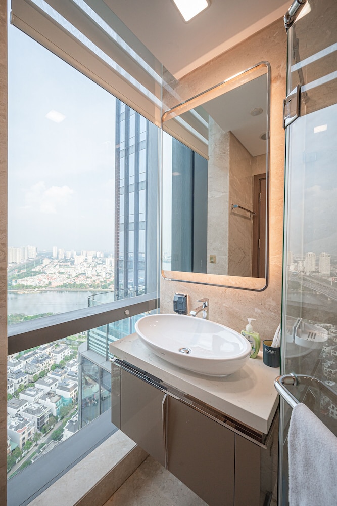 Landmark 81 - Unique Condotel