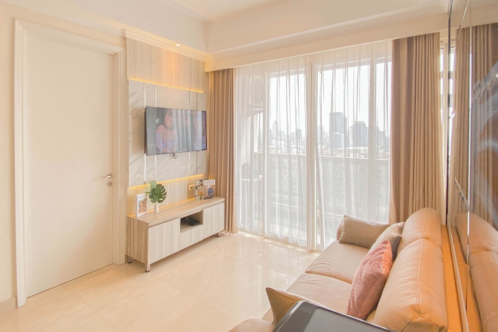 Stunning and Comfy 2BR Apartment at Menteng Park