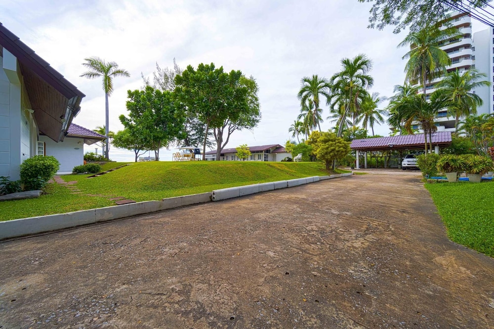 Oceanfront 6 Bedroom Twin Villas OV6