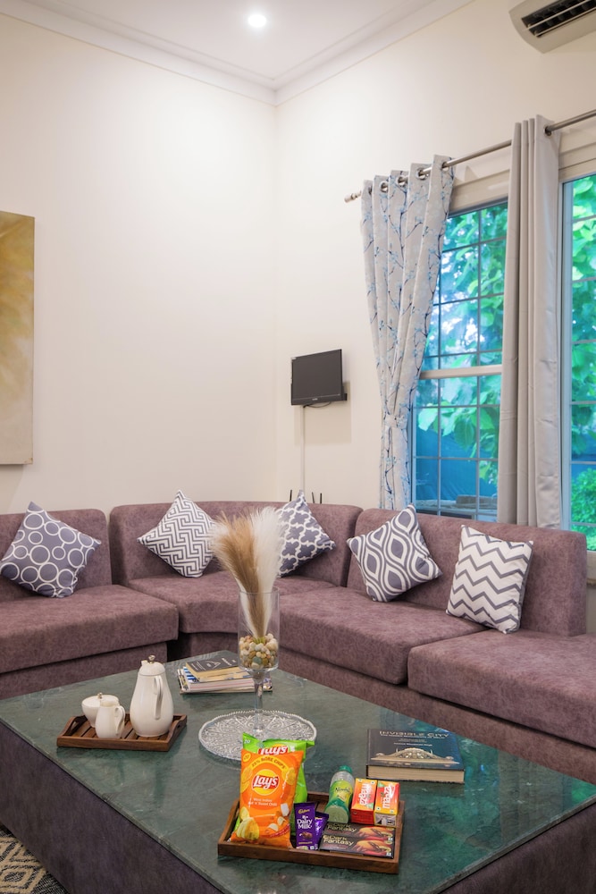 Alaya Stays 3 BHK with Pvt Pool-Daffodil