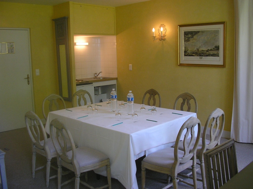 Bourges Vacations - Chateau de Lazenay - Property Image 21