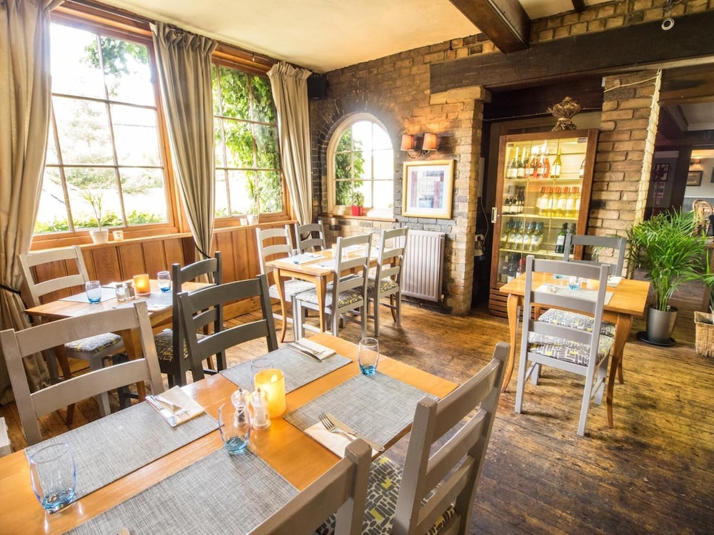 The White Hart Country Inn