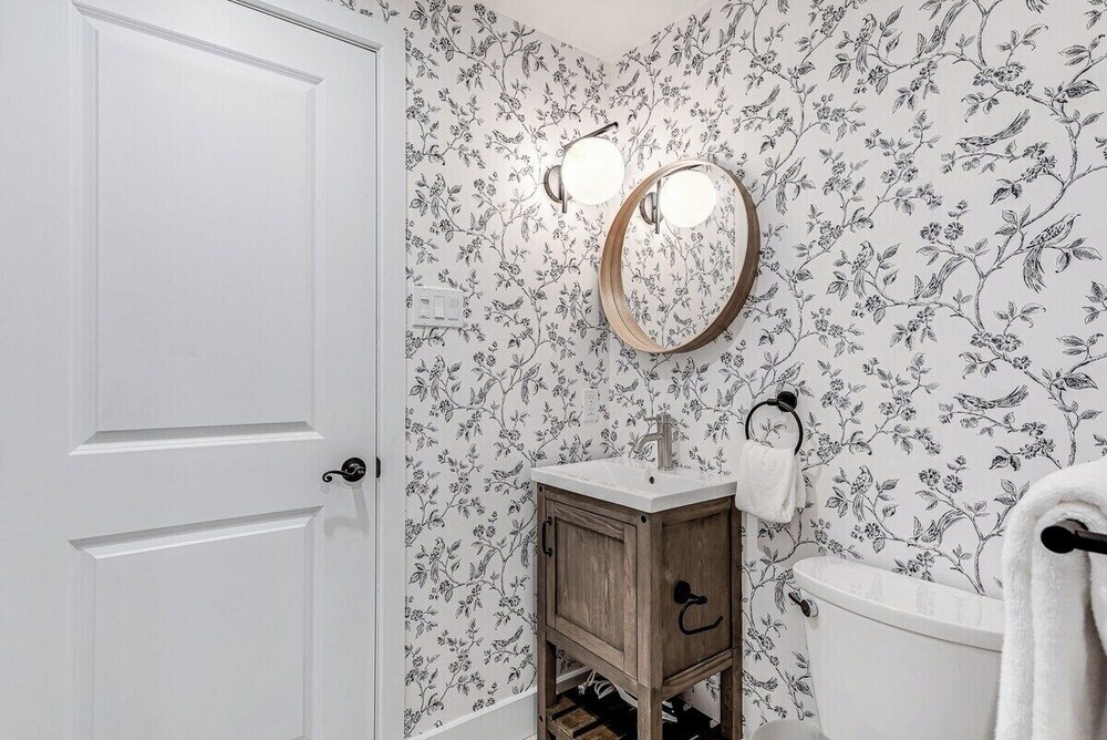 Beautiful Vieux Quebec 2 Bed Apt