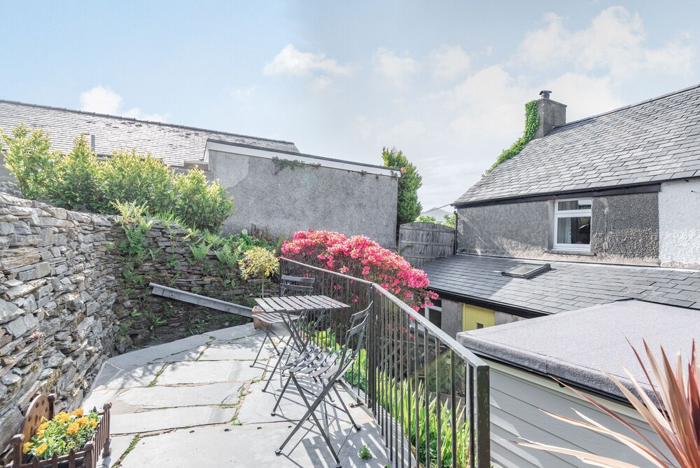 2 Bryn Tirion view 5