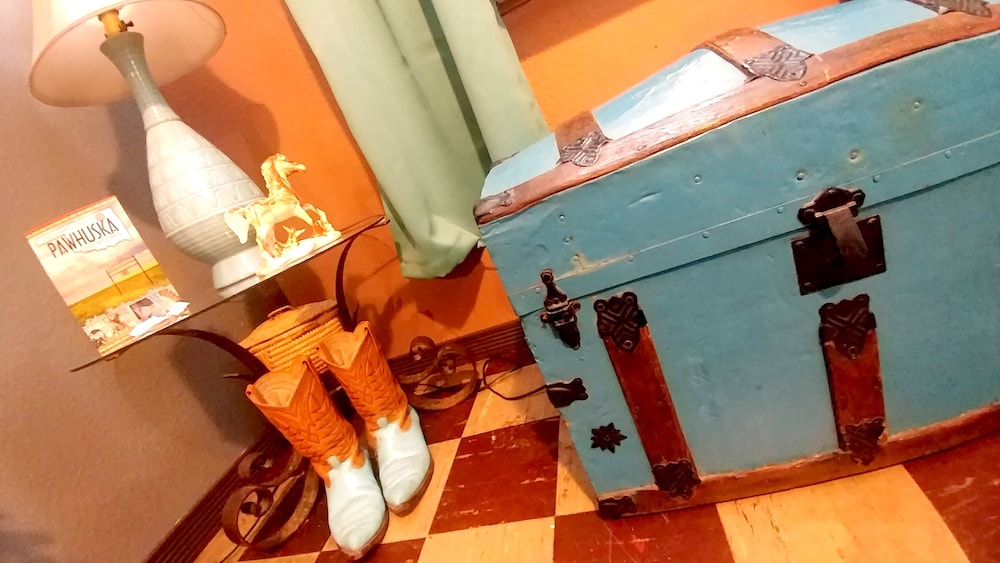 Historic Whiting Hotel Suites - Property Image 12