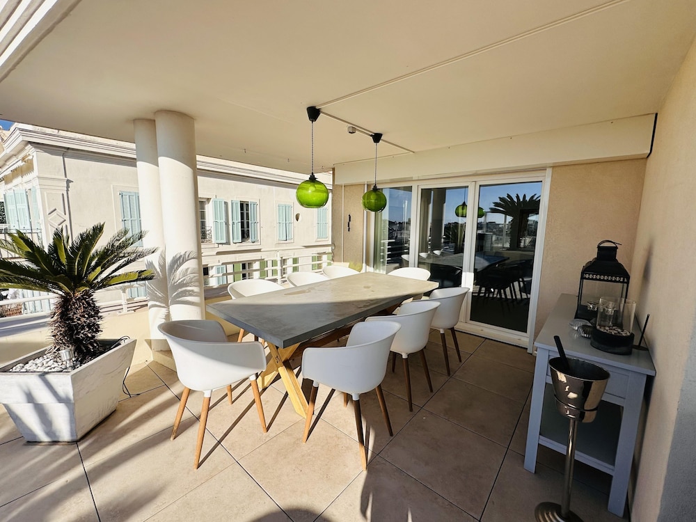 Superb Penthouse in Centre of Cannes Stunning Views Air-conditioning Internet Near the Palais - 532