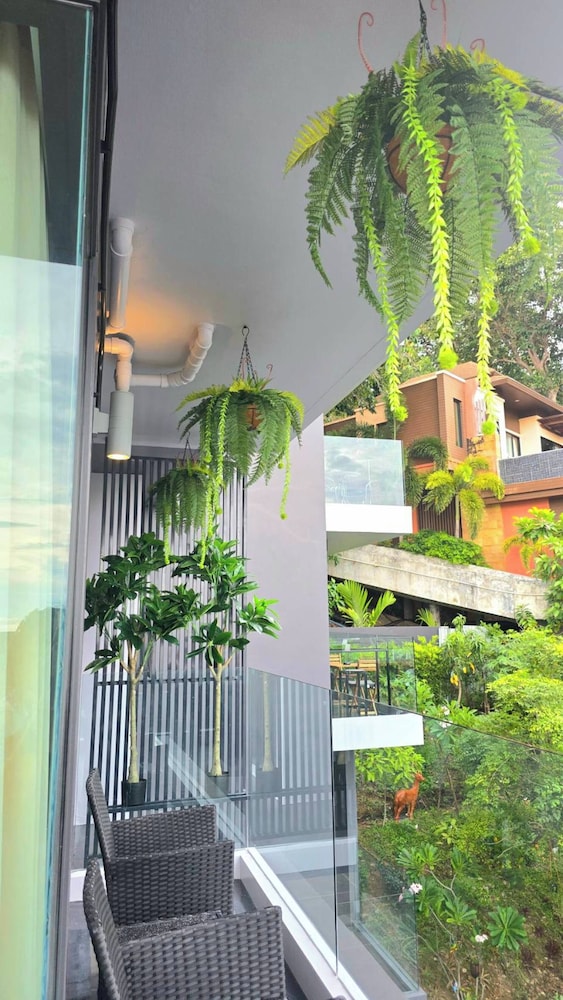 Room-a302 - 1 Bdr Condo With Sea View, A
