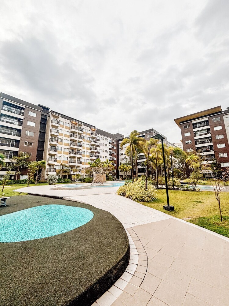 Elegant 2 Bedrooms With Pool View