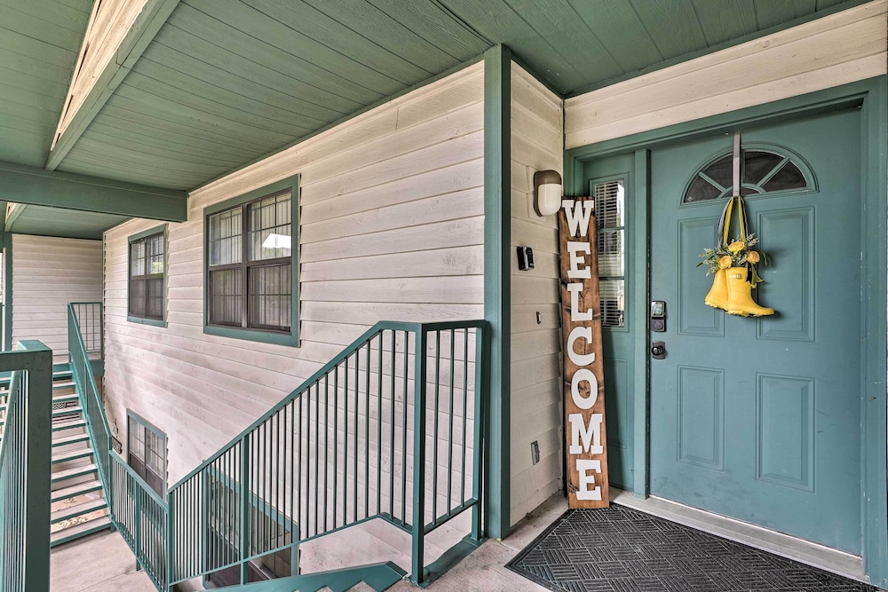 Pet-friendly Branson Condo: Walk to The Strip