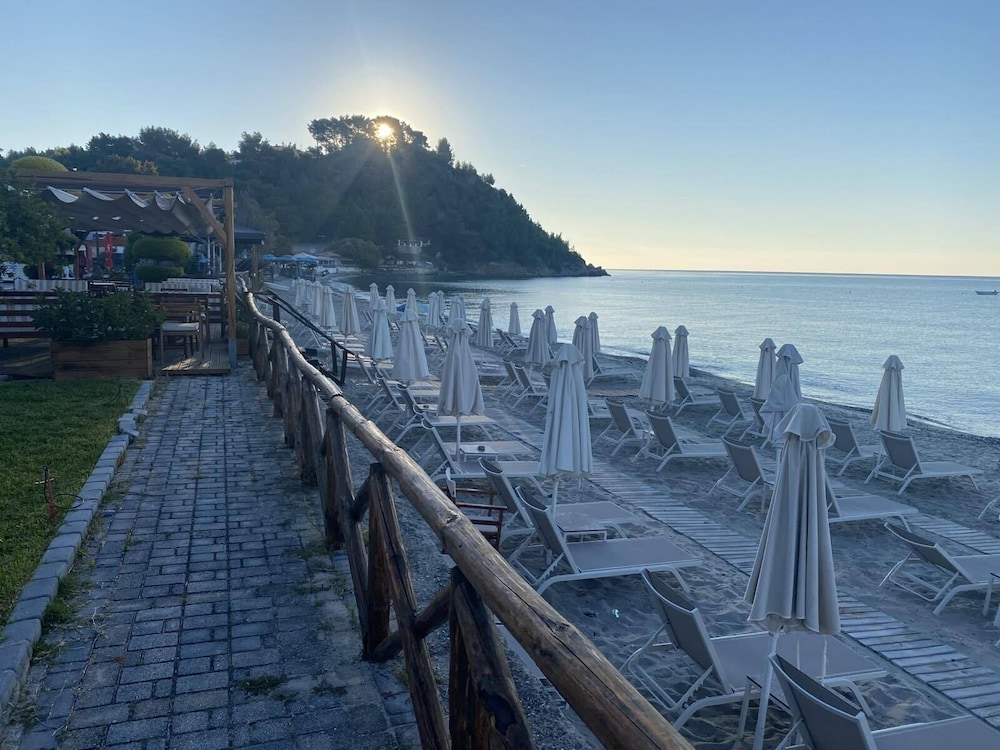 Paralio Hotel