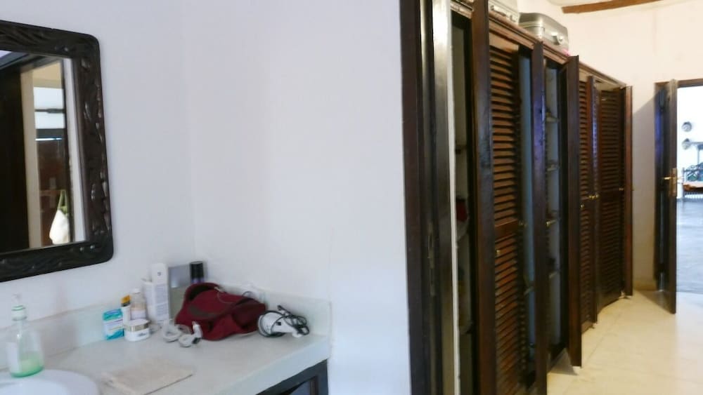 Maembe House view 4