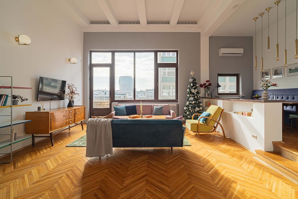 Spacious 3BR Atrium Penthouse Balcony Cismigiu