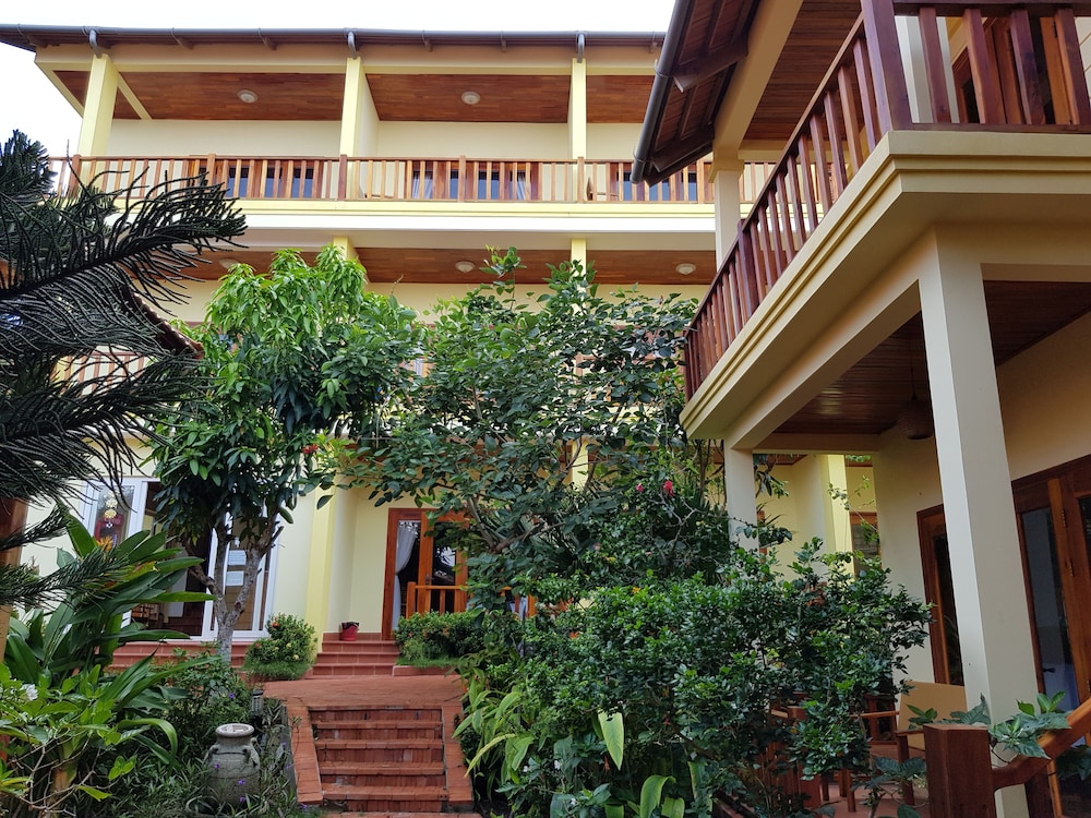 Free Beach Resort