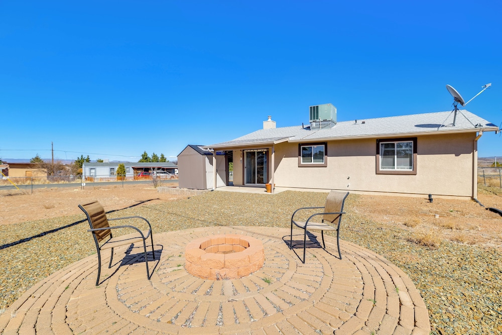 4 Mi to Arcosanti: Dark Sky Retreat in Mayer!