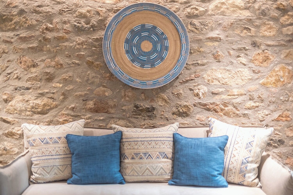 Apollonos 28 Luxury Suites