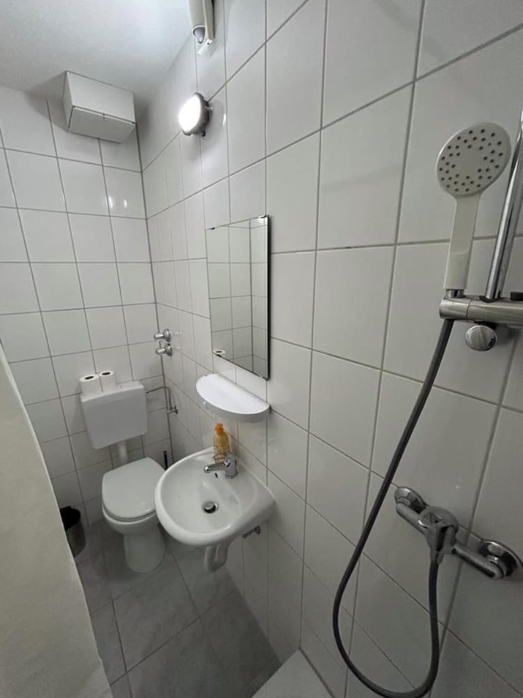 2-Rent Group Hostel Apartments SEN14