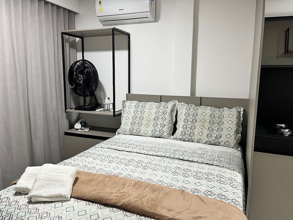 Hyde Park Lofts - by Living