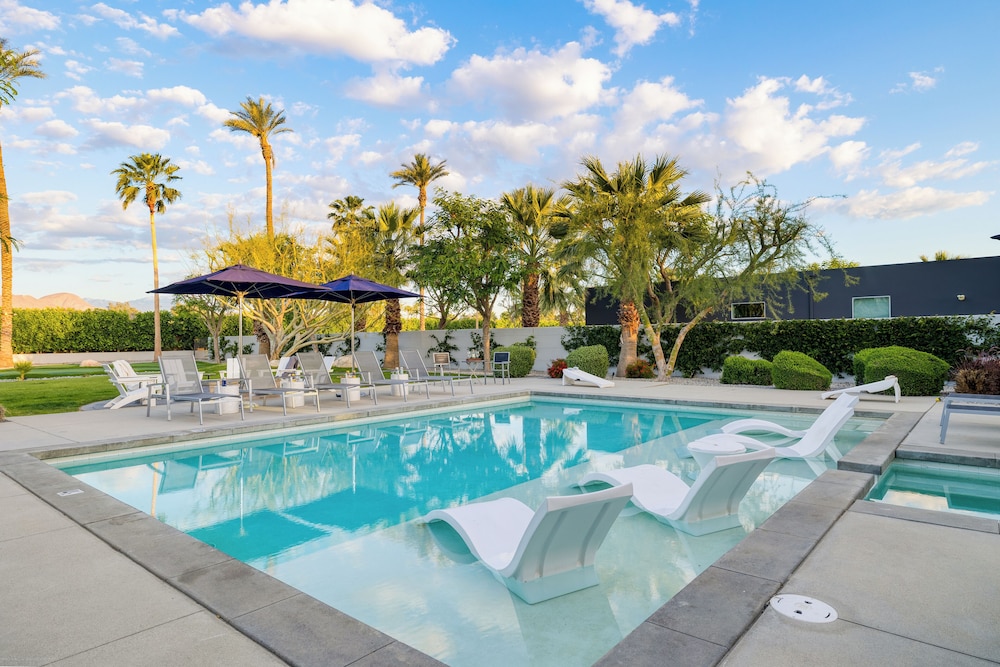 The Polo Villas by AvantStay – Modern Oasis Near Empire Polo Club