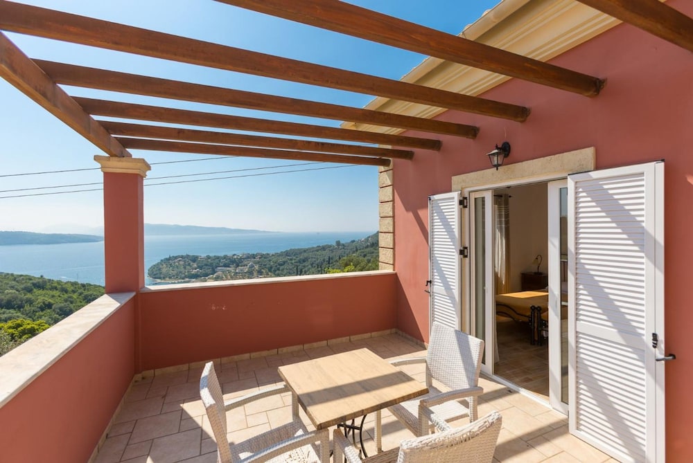 Villa Eleni Agios Stephanos