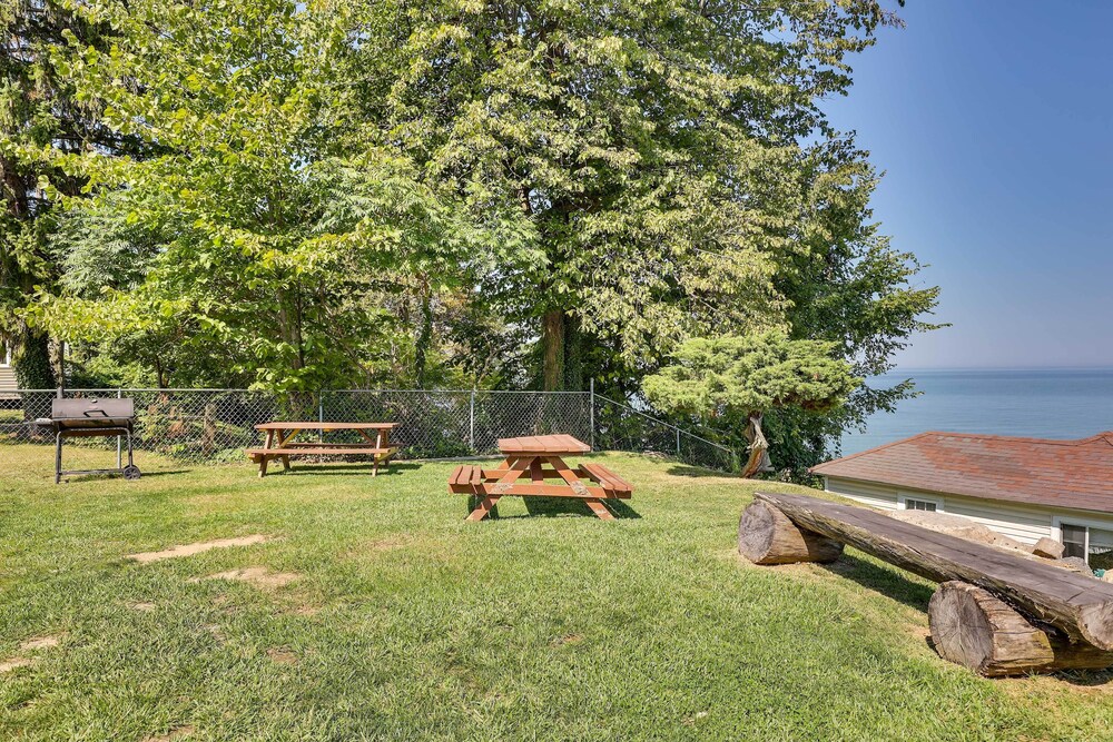 Lakefront Geneva Vacation Rental - Walk to Strip!