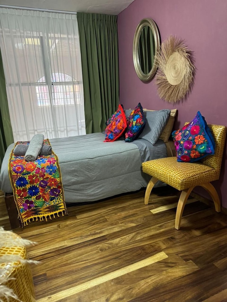 Homestal California Hostal Tlaquepaque