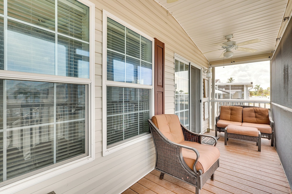 4 Mi to Fort Myers Beach: Home w/ Resort Perks!