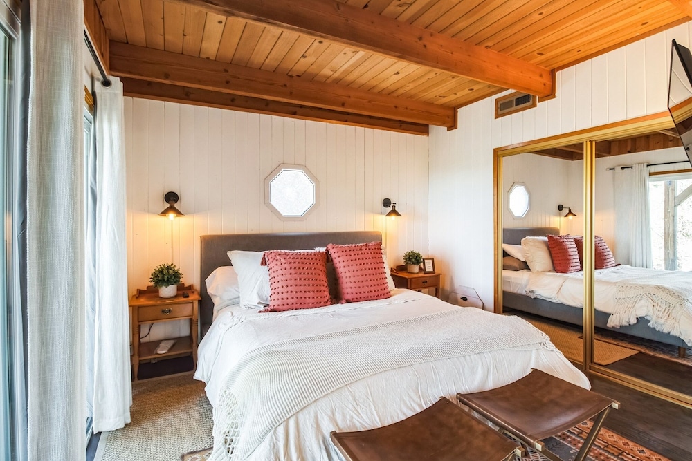 The Volpe Den 3 Bedroom Cabin