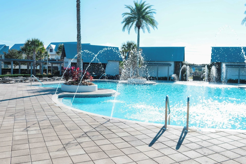 Arcade, Bar, Prominence Resort Pool and Gym Access, Close to Beach Sea Happy