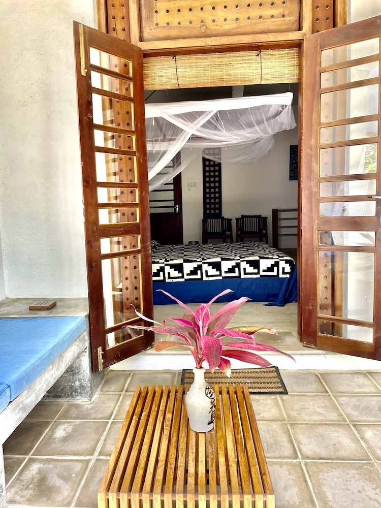 Isana Beach House