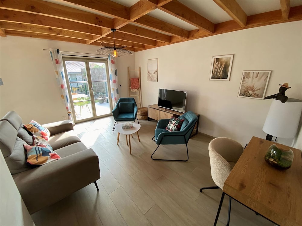 Beautiful Polder House Near Koksijde