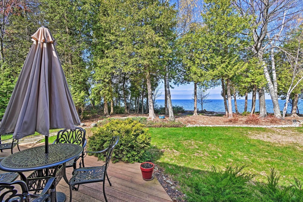 Sturgeon Bay Hideaway w/ Direct Water Access! view 4