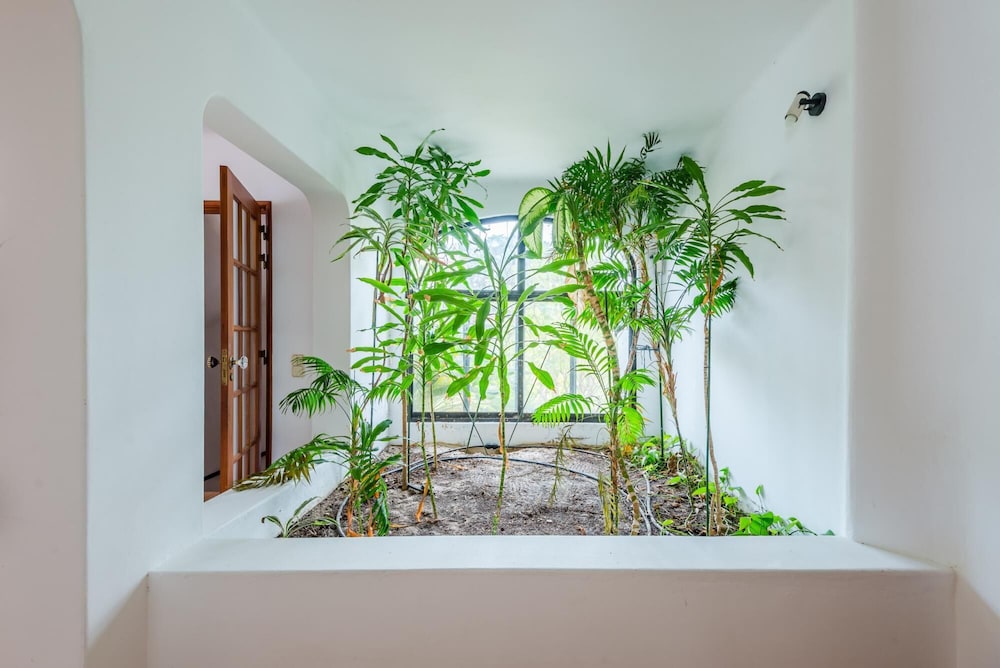 Villa Lucernas at Praia da Rocha view 3