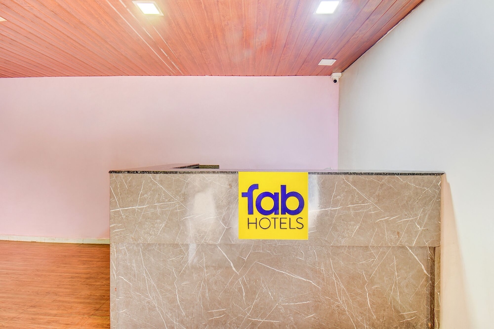 Fabhotel World King