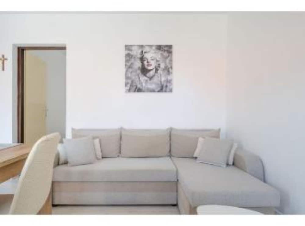 Holiday Home Seafront Oleandar