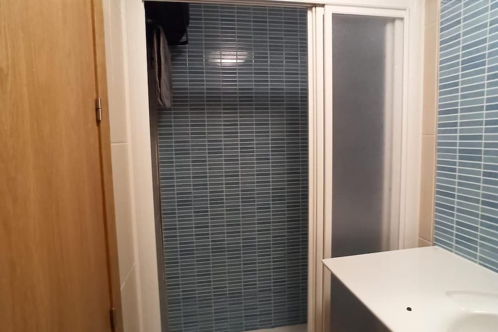2 Bed Apt - Close To Beach - Pool - Balcony