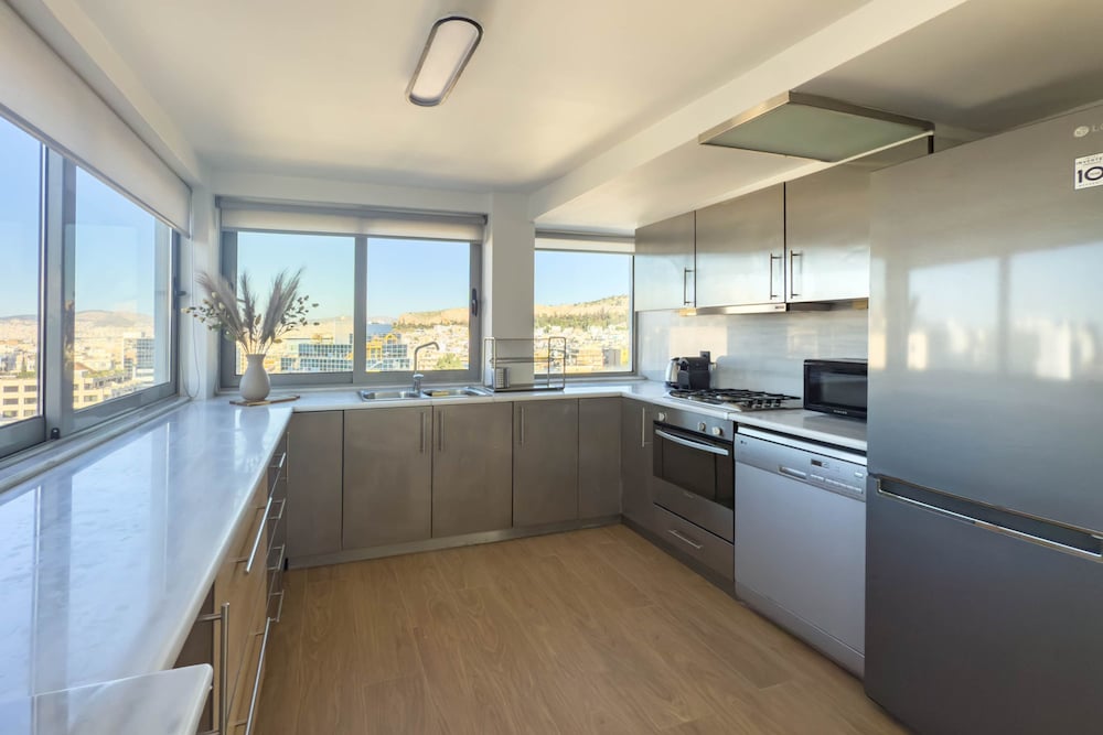 Acropolis Sky Retreat Jacuzzi 3BR Maisonette