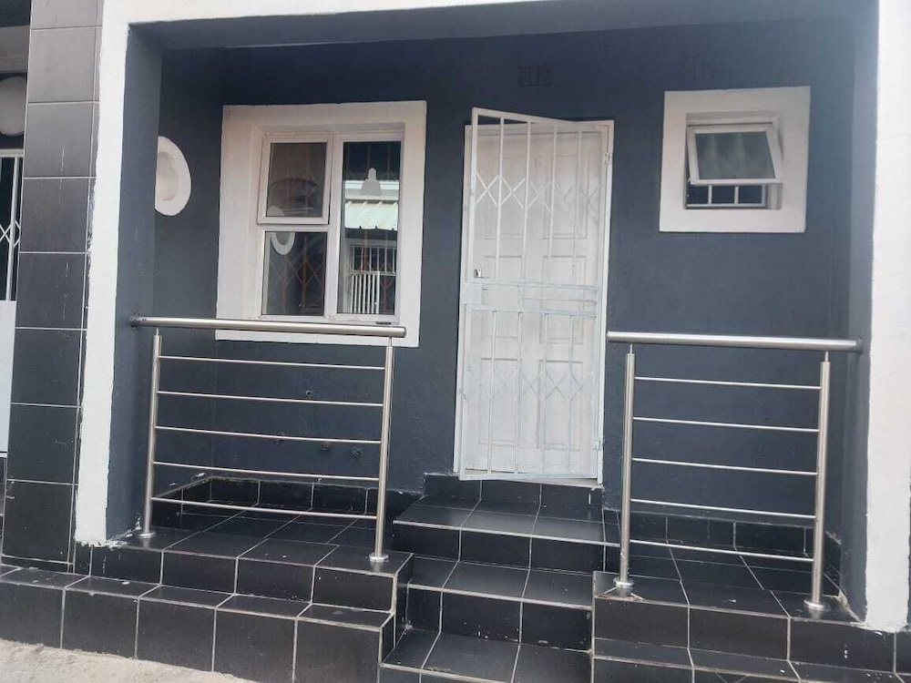 Gold Crown Self-catering Apartment