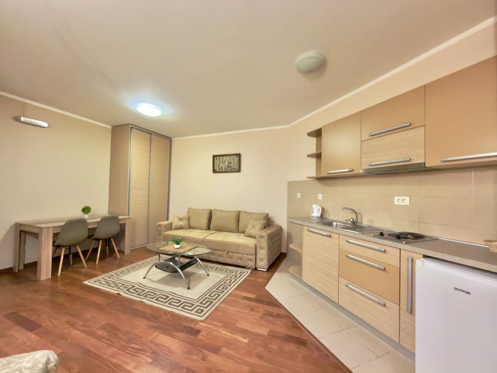 Beachfront Apartments Oaza 2