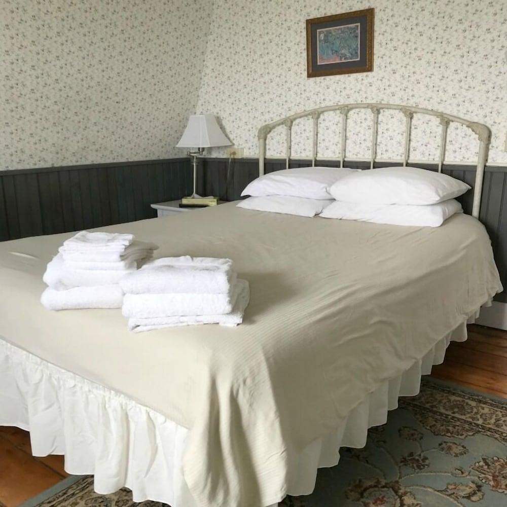 New Shoreham House Inn view 5