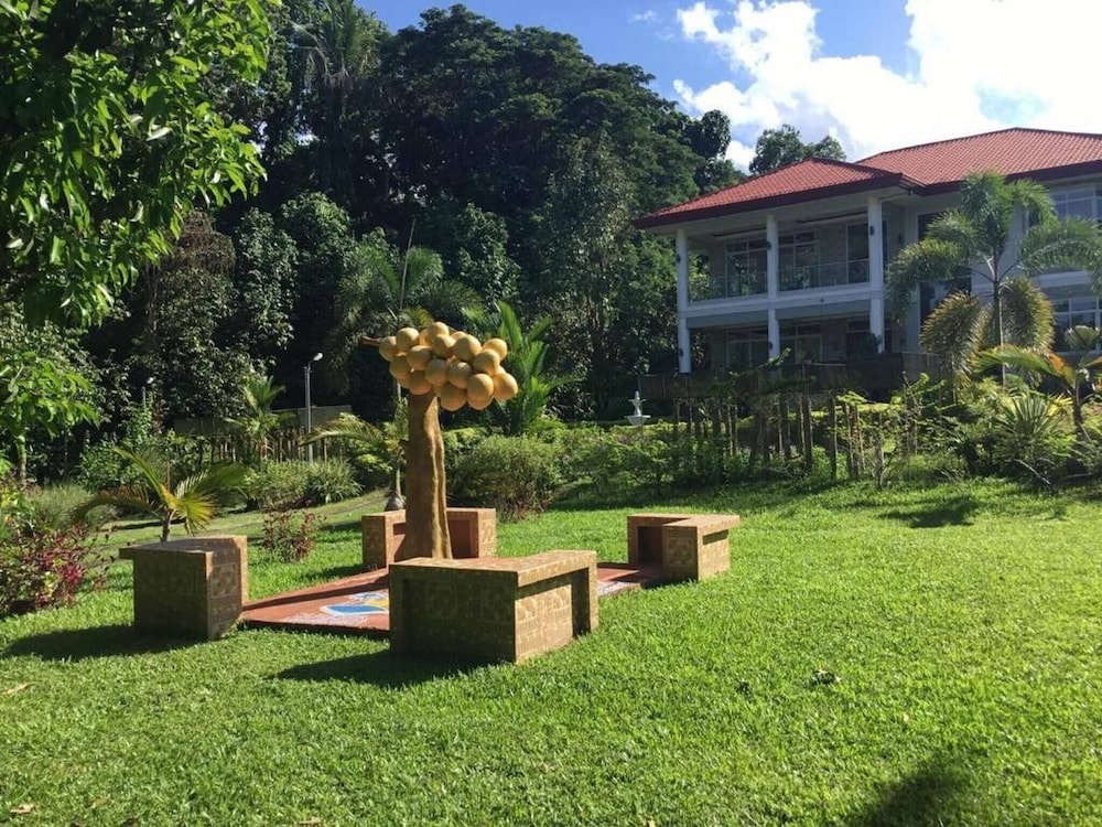 Room-camiguin Lanzones Resort -supreme