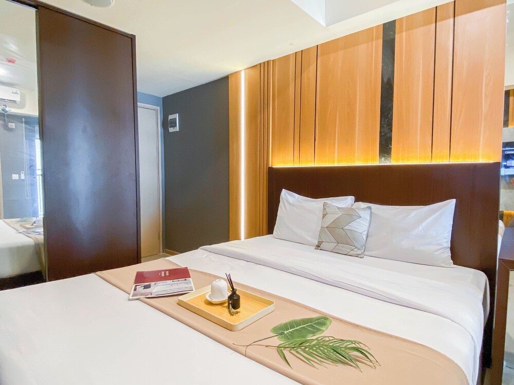 Chic And Cozy Studio At Meikarta Apartment