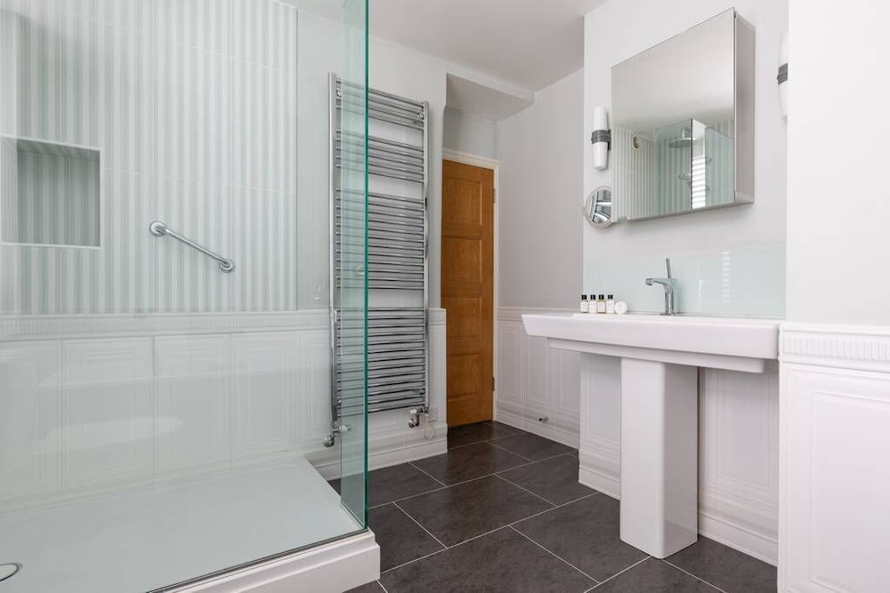 Drury Lane II by Onefinestay
