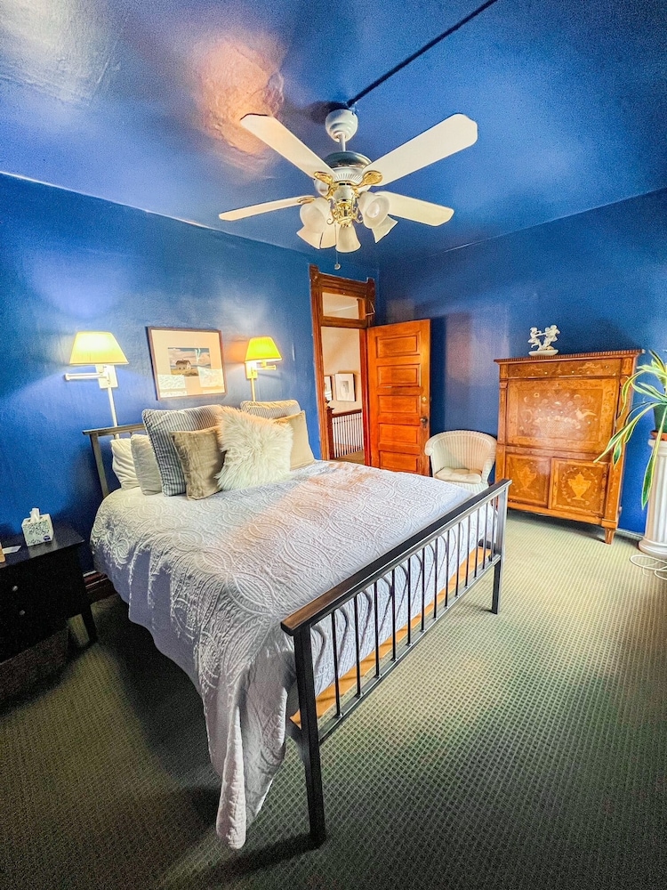 Off Broadway B&B view 3