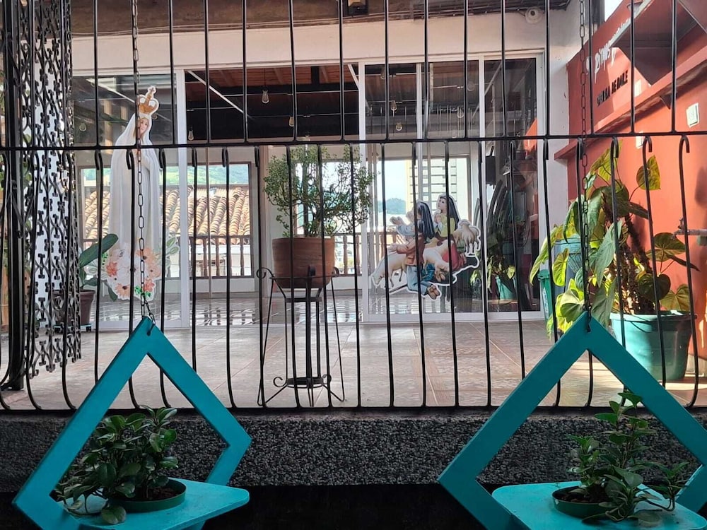 casa hostal ave maria san antonio cali