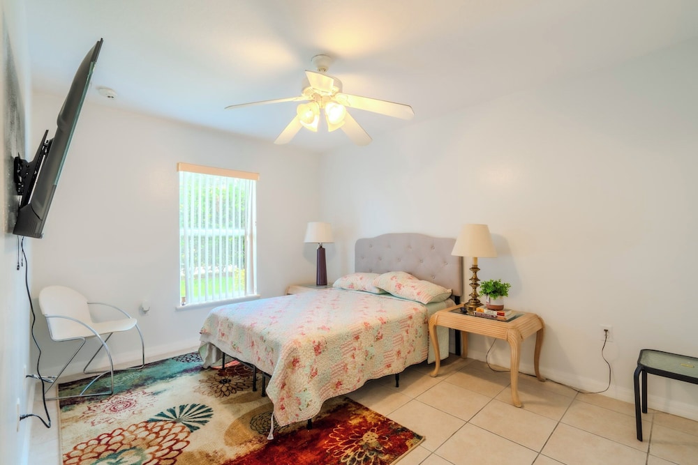 Flint and Kingscrest, LLC - Private Rooms in Shared Home